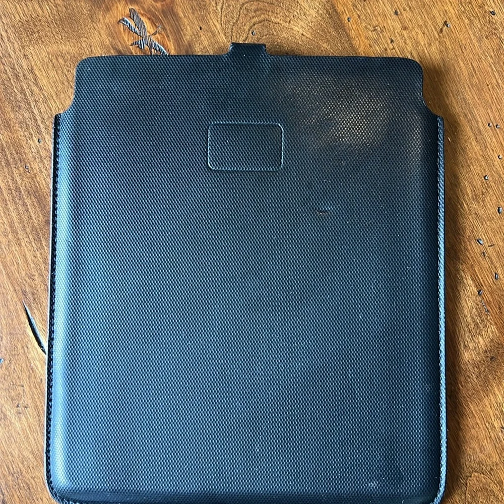 Tumi Textured Leather iPad eReader Kindle Protective Sleeve Case Carbon Fiber - Picture 4 of 4